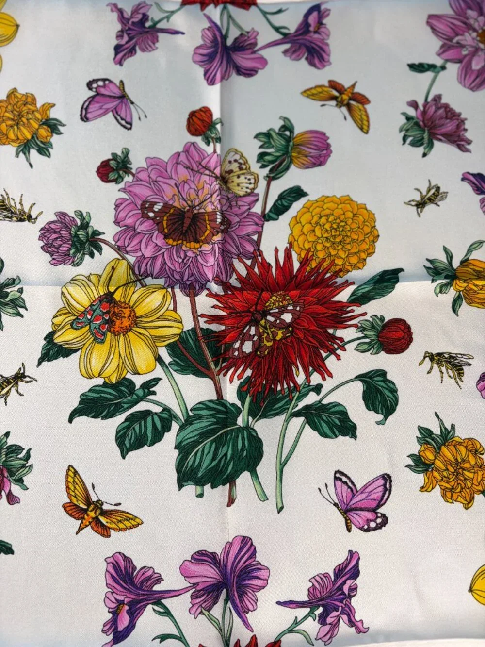 NWT Vintage Gucci “Dahlia” Silk Scarf 34
